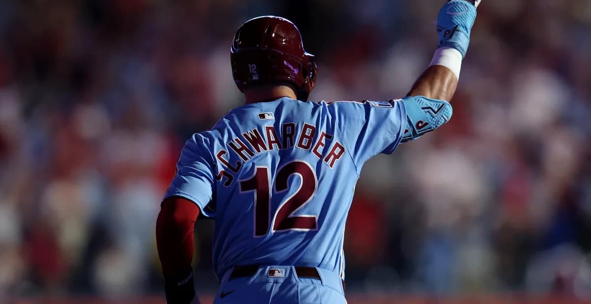 Schwarber’s 4-Homer Explosion Powers Phillies Past Braves in 19–4 Blowout